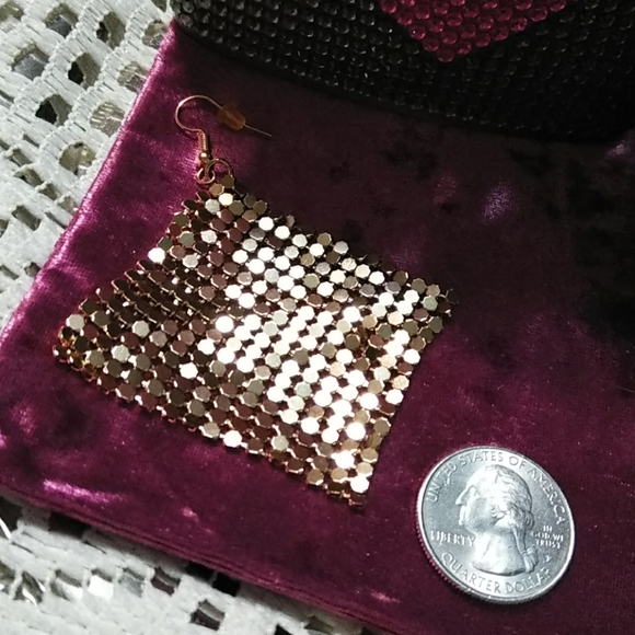 ☀️NEW CHIC GOLD CHAINMAIL DIAMOND SHAPED EARRINGS - Picture 3 of 4